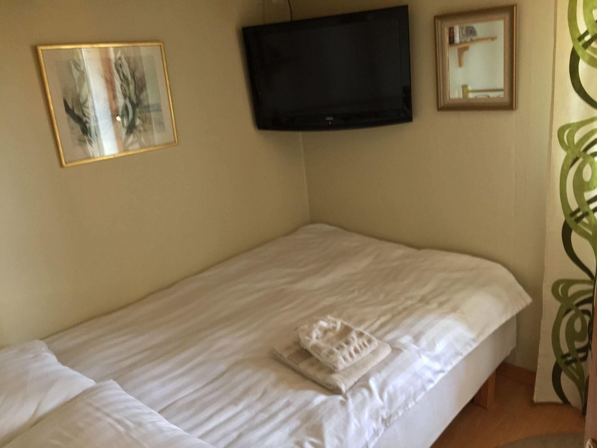 Mattisgarden Bed & Breakfast Östra Ljungby エクステリア 写真